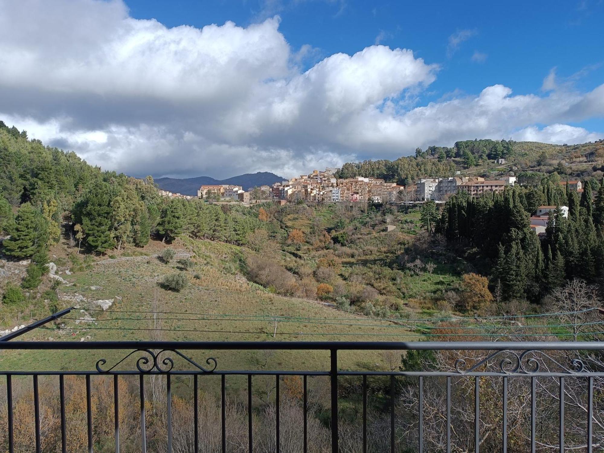 Casa Belvedere Isnello Екстериор снимка